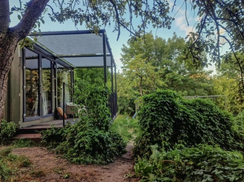 Riverfront Cabins In The Garden Poznan Exterior foto
